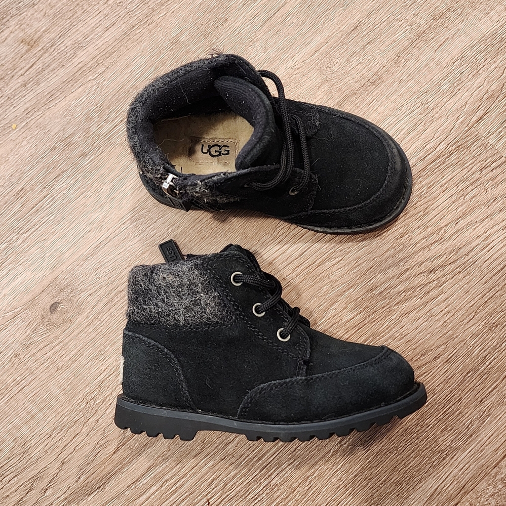 Toddler Ugg Boots Black with zipper 6c